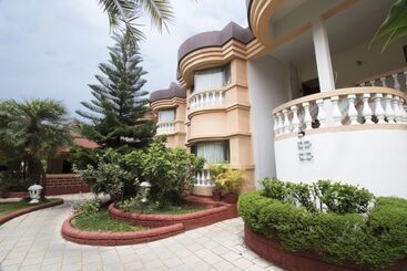 هتل The Orchid Passaros Goa