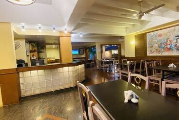 هتل The Orchid Passaros Goa