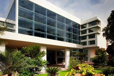 Radisson Blu Plaza Hotel Hyderabad Banjara Hills