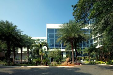 Radisson Blu Plaza Hotel Hyderabad Banjara Hills