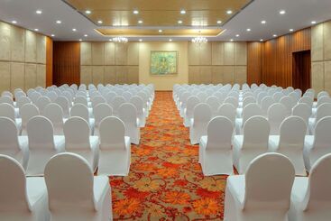 Radisson Blu Plaza Hotel Hyderabad Banjara Hills