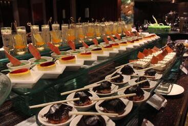 Radisson Blu Plaza Hotel Hyderabad Banjara Hills