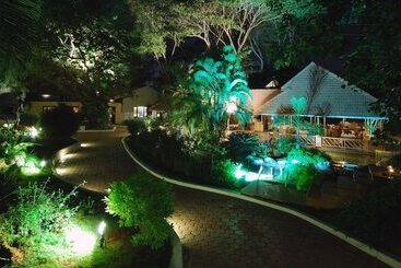 هتل The Windflower Resorts And Spa