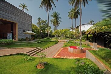 هتل The Windflower Resorts And Spa