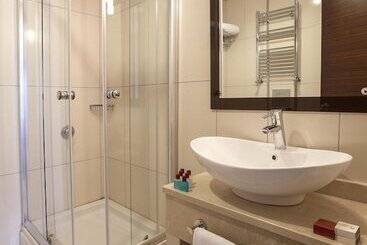 Safir Hotel