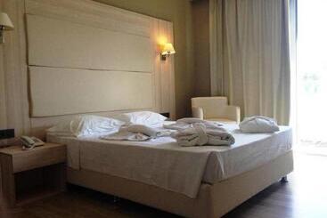 Delfinia Resort All Inclusive