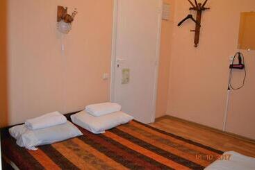 هاستل Central Park Rooms