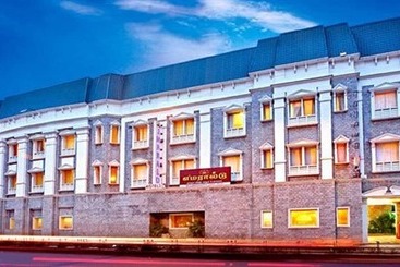 Emarald Hotels