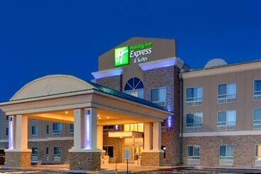 Holiday Inn Express Hotel & Suites Grants Milan By Ihg