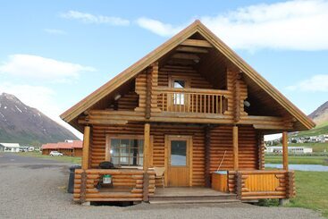 هتل Brimnes Cabins