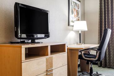 هتل Comfort Inn Kansas City Airport