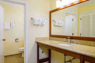 هتل Comfort Inn Monterey Peninsula Airport