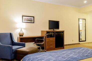 هتل Comfort Inn Monterey Peninsula Airport