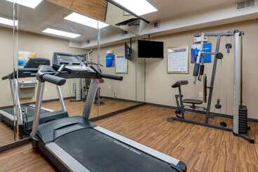 هتل Comfort Inn & Suites
