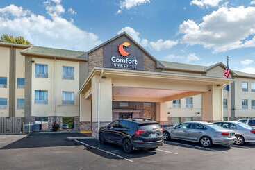 هتل Comfort Inn & Suites