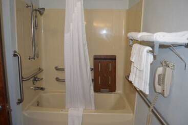 هتل Comfort Inn & Suites