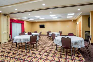 هتل Comfort Suites