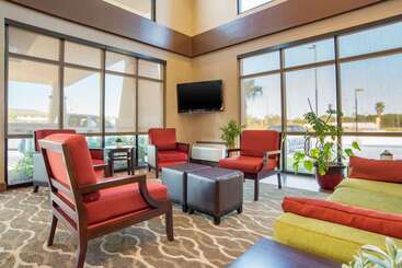 Hotel Comfort Suites