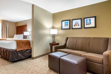 هتل Comfort Suites