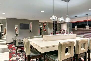 هتل Comfort Suites Williamsburg Historic Area