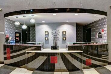 هتل Comfort Suites Williamsburg Historic Area