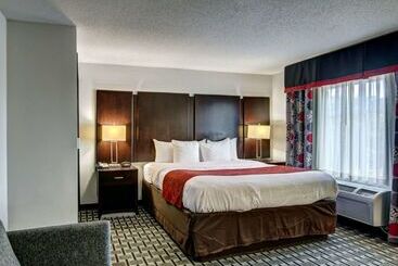 هتل Comfort Suites Williamsburg Historic Area