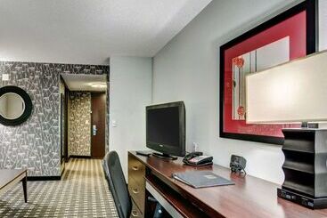 هتل Comfort Suites Williamsburg Historic Area