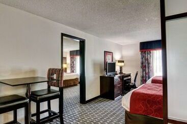 هتل Comfort Suites Williamsburg Historic Area