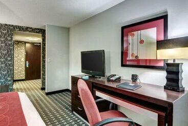 هتل Comfort Suites Williamsburg Historic Area