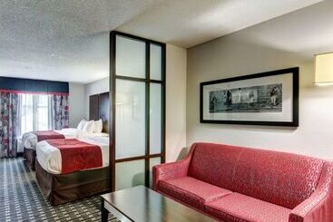 هتل Comfort Suites Williamsburg Historic Area