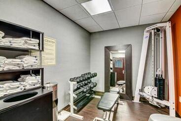 هتل Comfort Suites Williamsburg Historic Area