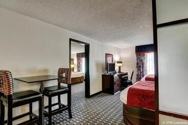 هتل Comfort Suites Williamsburg Historic Area