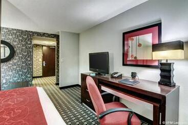 هتل Comfort Suites Williamsburg Historic Area