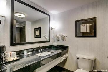 هتل Comfort Suites Williamsburg Historic Area