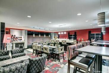 هتل Comfort Suites Williamsburg Historic Area