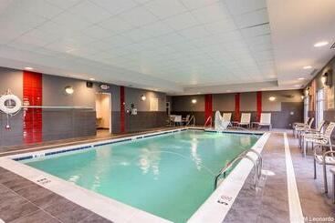 هتل Comfort Suites Williamsburg Historic Area