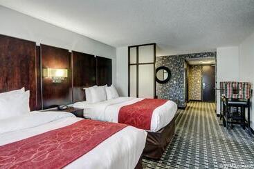 هتل Comfort Suites Williamsburg Historic Area
