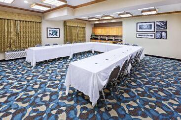 هتل Country Inn & Suites By Radisson, Lubbock, Tx