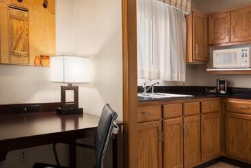 هتل Country Inn & Suites By Radisson, Lubbock, Tx