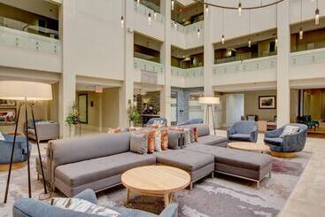 هتل Crowne Plaza Charleston, An Ihg