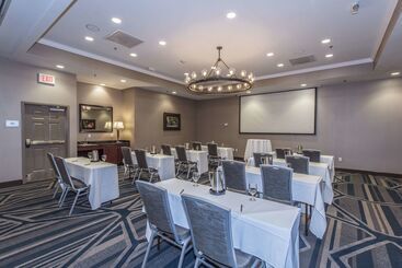 هتل Doubletree By Hilton North Charleston   Convention Center