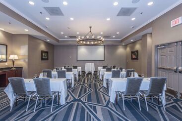 هتل Doubletree By Hilton North Charleston   Convention Center