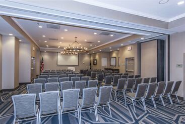هتل Doubletree By Hilton North Charleston   Convention Center