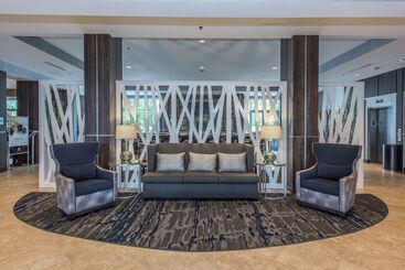 هتل Doubletree By Hilton North Charleston   Convention Center