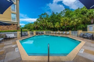 هتل Doubletree By Hilton North Charleston   Convention Center