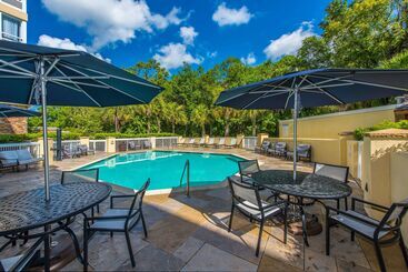 هتل Doubletree By Hilton North Charleston   Convention Center