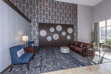 هتل Doubletree By Hilton North Charleston   Convention Center