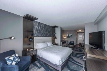هتل Doubletree By Hilton North Charleston   Convention Center