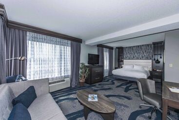 هتل Doubletree By Hilton North Charleston   Convention Center