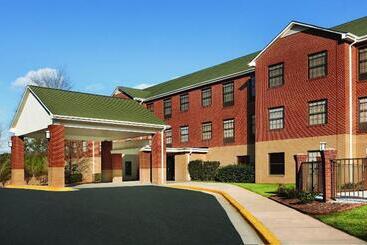 هتل Four Points By Sheraton Raleigh Arena